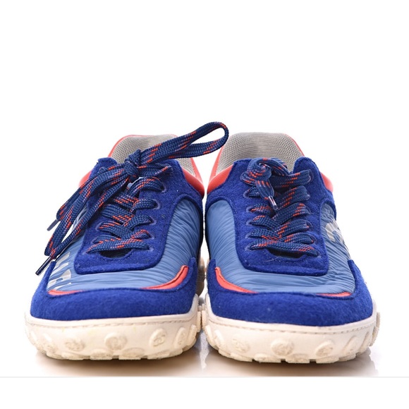 CHANEL
Wool Nylon Lambskin Suede Calfskin Womens Logo Sneakers 40.5 Blue Coral - Picture 2 of 9